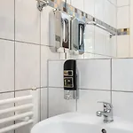 6, Direkt Am Bahnhof Apartament