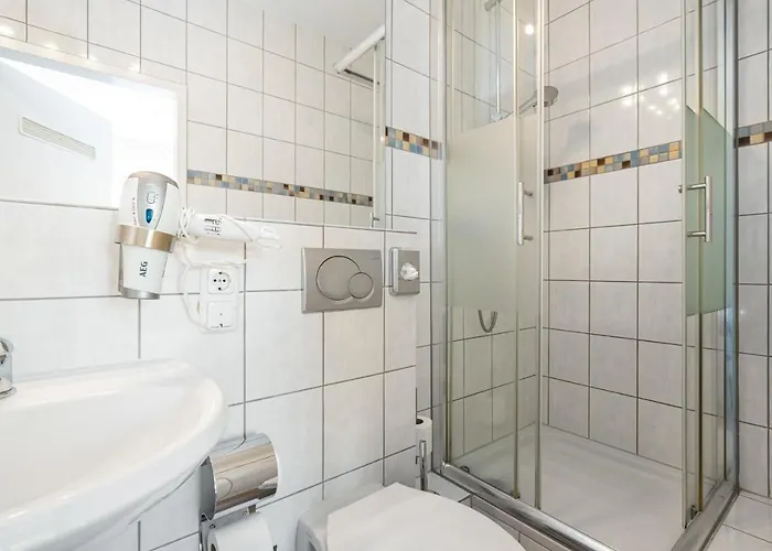 6, Direkt Am Bahnhof Appartement *